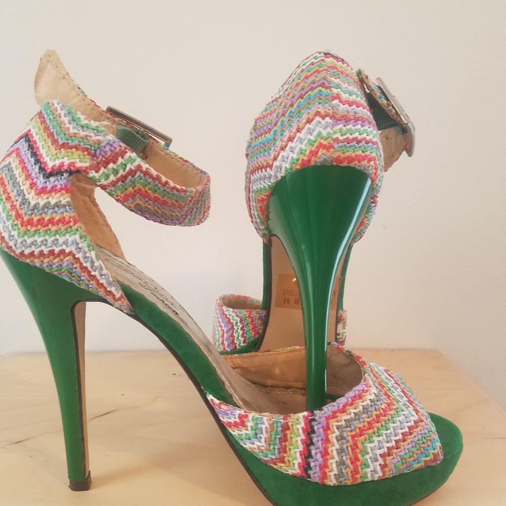 Delicious heels - Picture 3 of 3